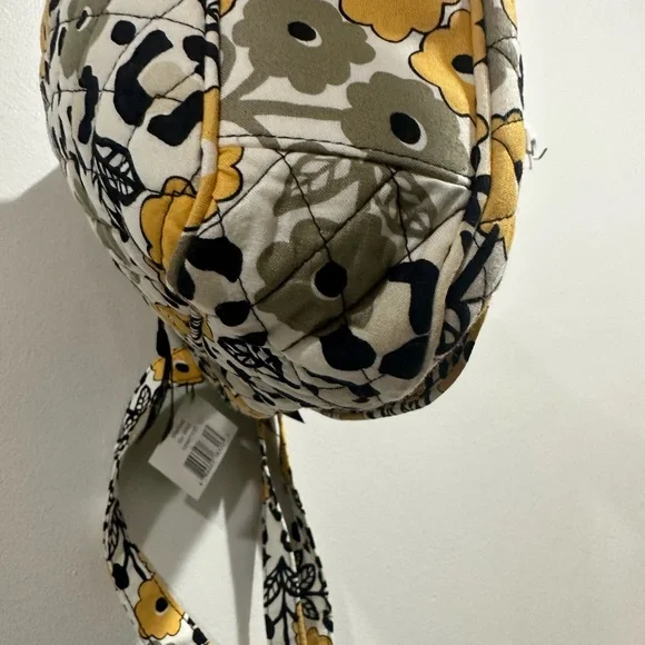MWT. Vera Bradley Mailbag crossbody yellow /Black Quilted Tote. Go wild floral. - Picture 15 of 15